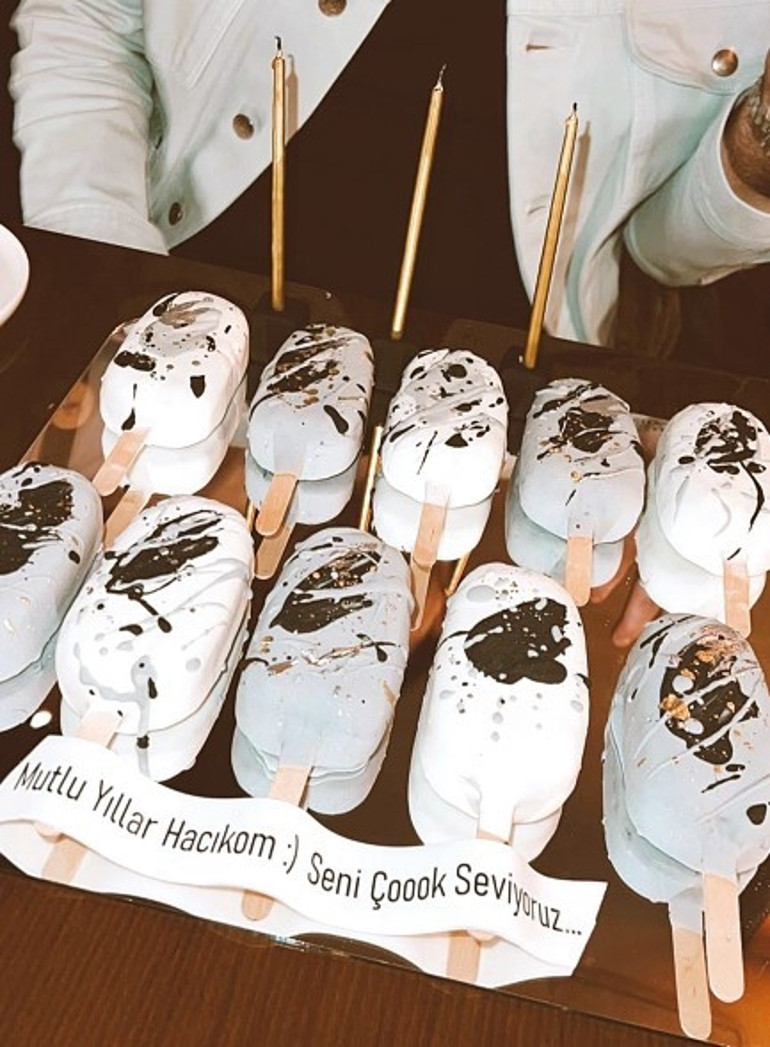 Mehmet Ali Erbil Cihangirde... Bugün halk günüymüş, ben de halktan sayılırım