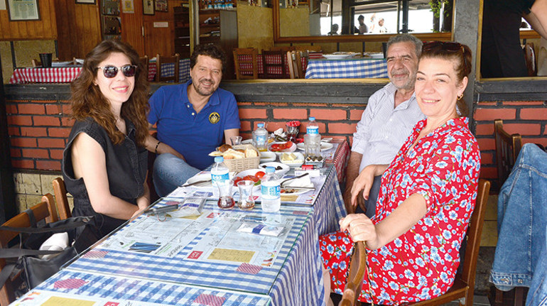Ünlü oyuncu yıllar sonra görüntülendi... Meraklı Melahat’in selamı var