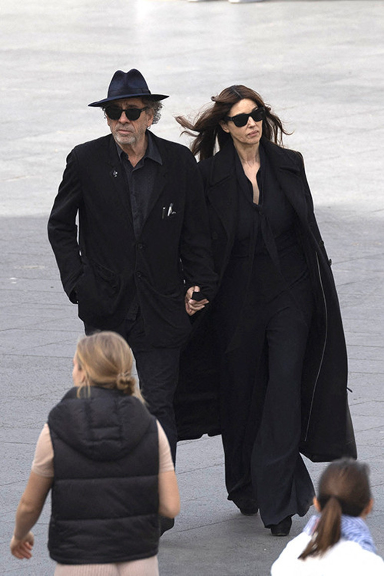Monica Bellucci Tim Burton’la olan ilişkisini itiraf etti: Ona aşığım