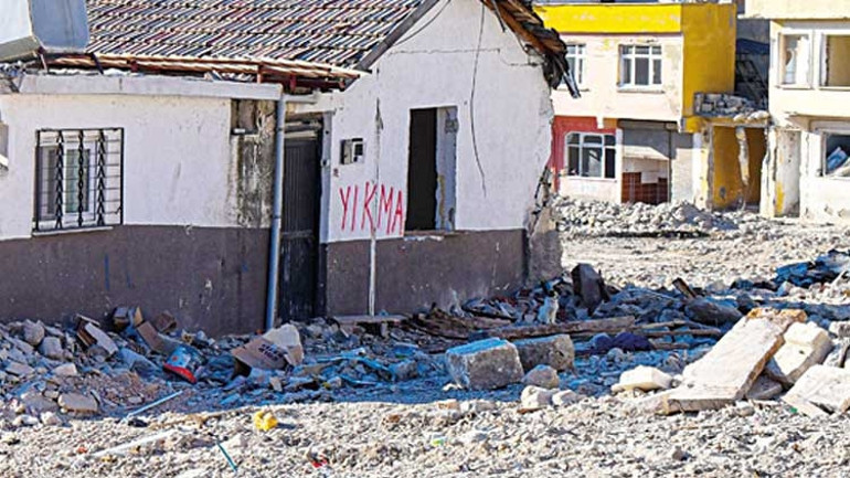 Hürriyet  Hatay’da... Üflesen yıkılacak binalara mahkeme ‘dur’ dedi
