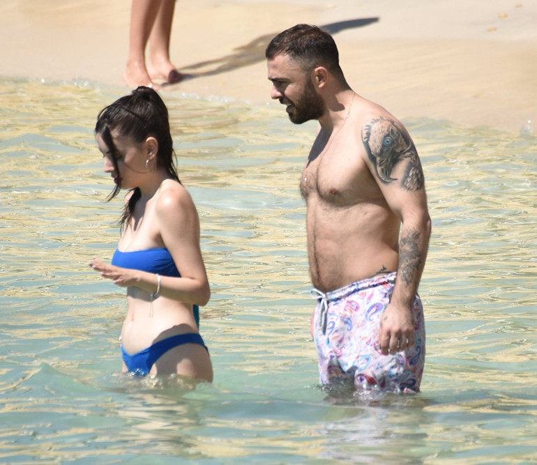 Çeşme âşıkları... Ünlü çiftin romantik tatili