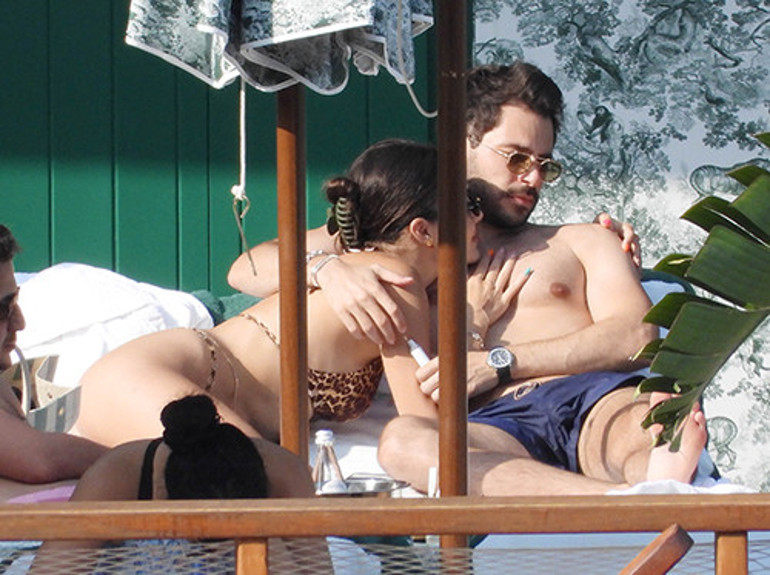 Hande ile Hakanın aşkı çoktan sınırları aşmış: Güneşin altında sarmaş- dolaş