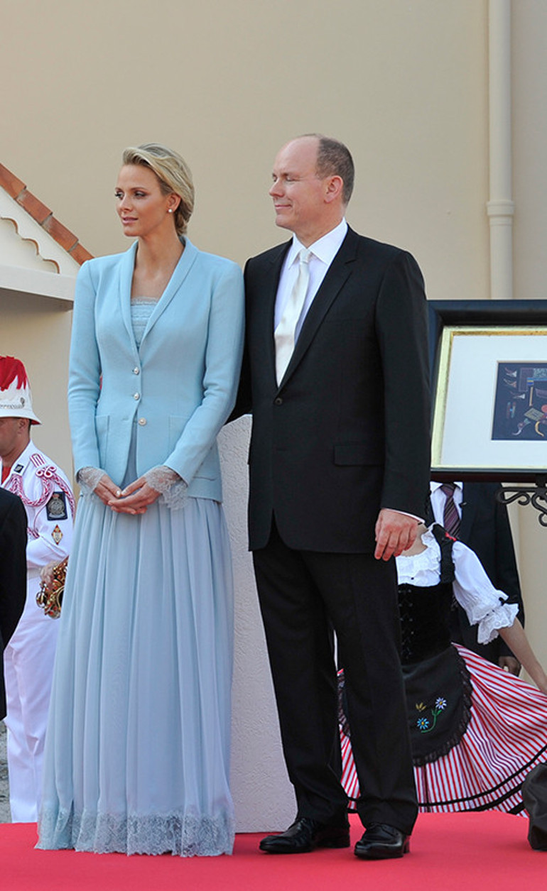 Ağlaya ağlaya giydiği gelinliğin ne sırları varmış