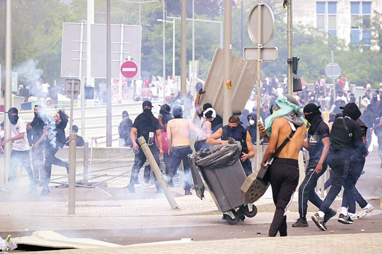 Fransa da neler oluyor... Kod adı ‘sıcak yaz’