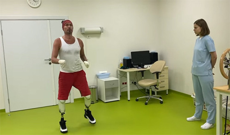 Şampiyon sporcunun trajedisi: Hem bacaklarını, hem ellerini kaybetti... Geriye içindeki umut kaldı