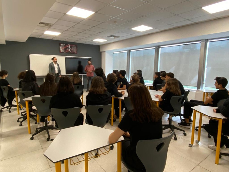 Demirören Medya ve Teknoloji Mesleki ve Teknik Anadolu Lisesi yeni öğrencilerini bekliyor