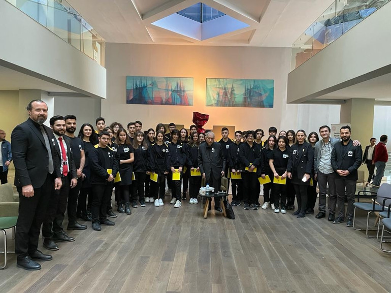 Demirören Medya ve Teknoloji Mesleki ve Teknik Anadolu Lisesi yeni öğrencilerini bekliyor
