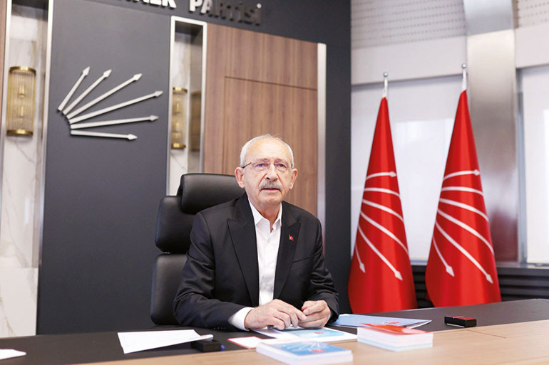 İstanbul polisi kaçak göçmene geçit vermiyor