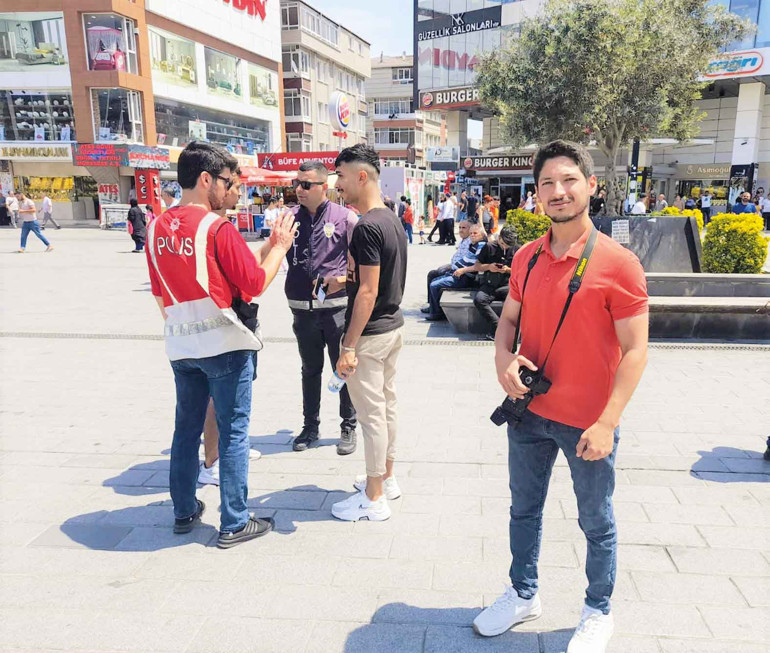 Kaçak göçmen avını takip ettik... Plajda, garda, otobanda...