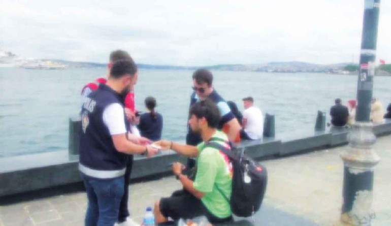 Kaçak göçmen avını takip ettik... Plajda, garda, otobanda...