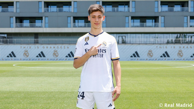 Son Dakika: Arda Güler Real Madrid formasını giydi