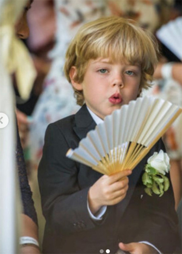 Nişan yüzüğünü taktı: Ama ufukta düğün görünmüyor