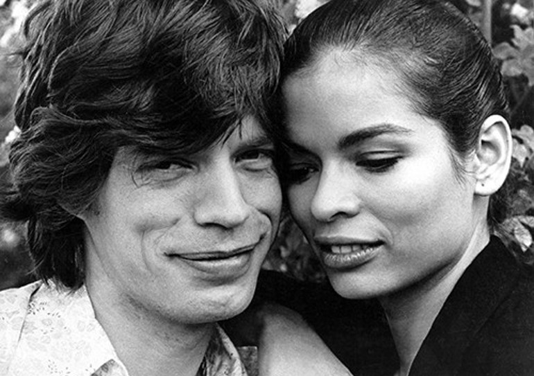 Nişan yüzüğünü taktı: Ama ufukta düğün görünmüyor