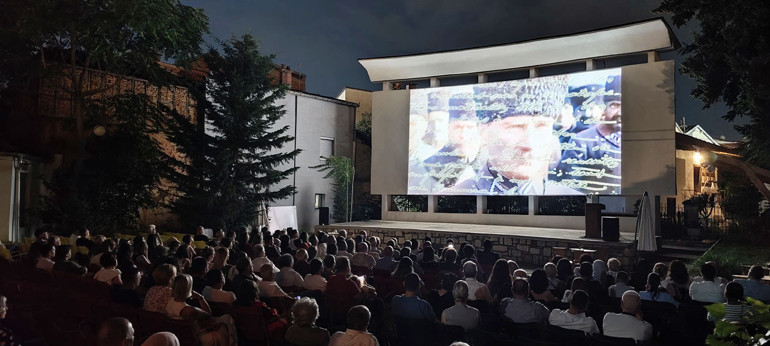 Tarihi açık hava sinemasında Atatürk belgeseli