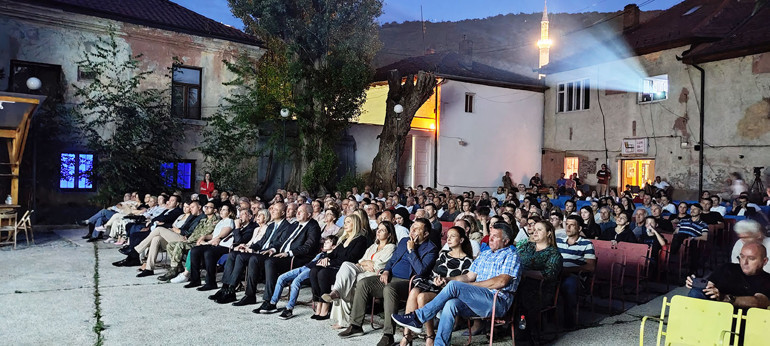Tarihi açık hava sinemasında Atatürk belgeseli