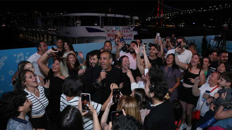 Rock rüzgarı Kuruçeşme Açıkhavada esti