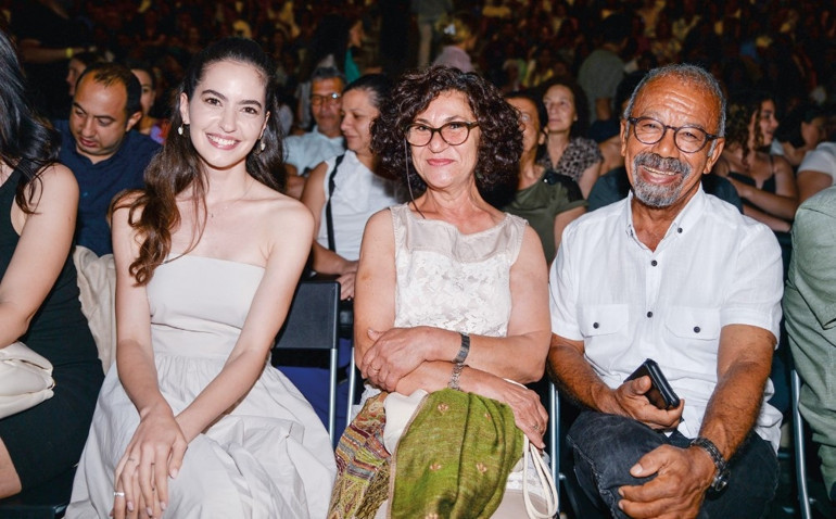Buray, Özkan Uğura sahnede veda etti