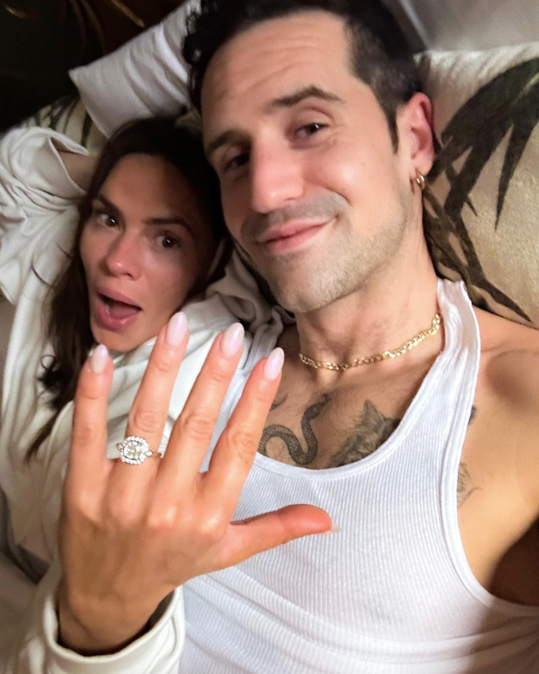 Yıldız oyuncu aşk dedikodularına son noktayı koydu: Onu amcam gibi görüyorum