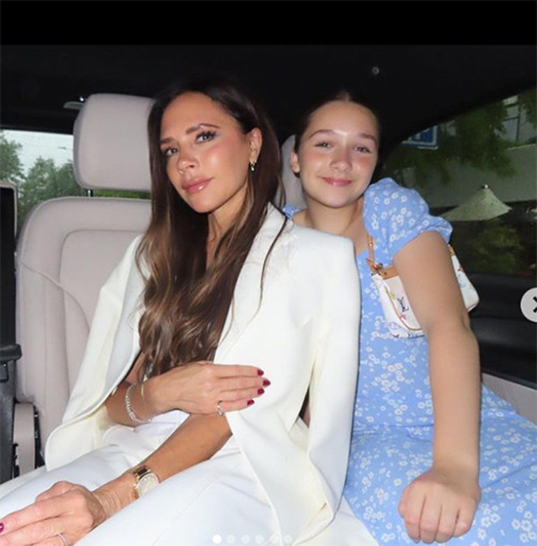 Eleştirilerden başı döndü: O daha çocuk... Gecelikle partiye mi götürdün