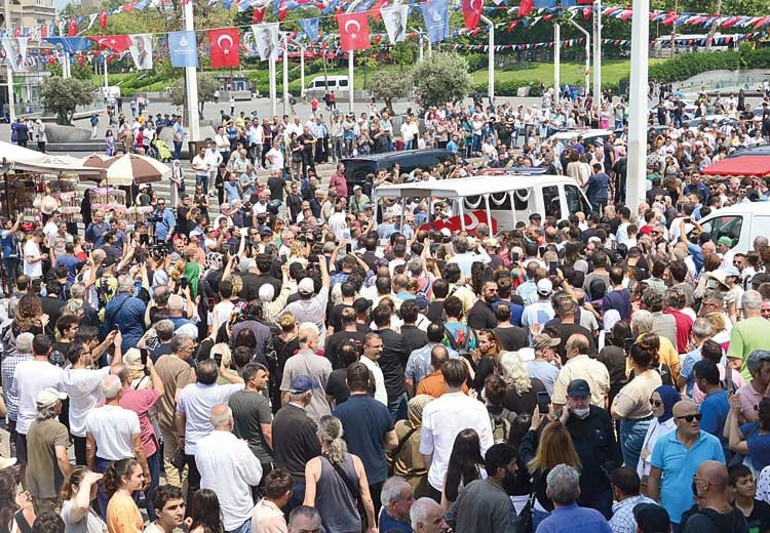 Hayatının son yıllarını doyasıya yaşadı Özkan Uğura hüzünlü veda