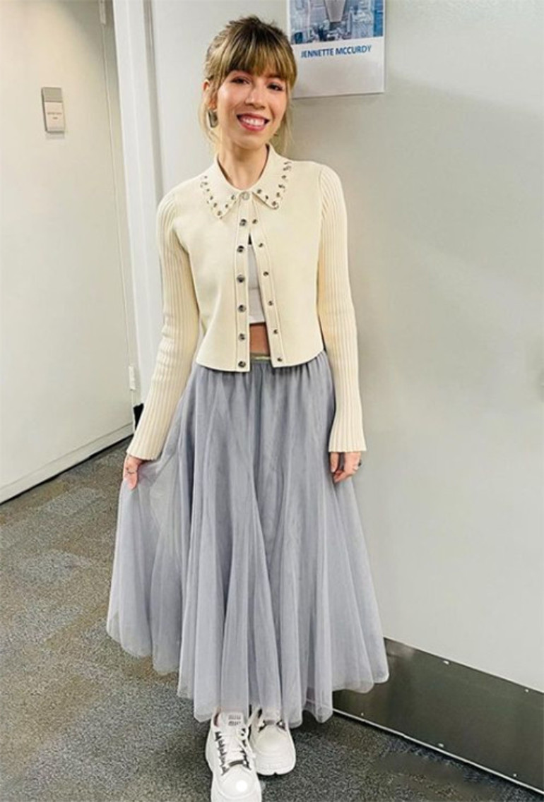 Eski çocuk yıldızdan itiraflar: 18 yaşına kadar beni annem yıkardı... Kalçamı ölçer, göğüslerimi kontrol ederdi