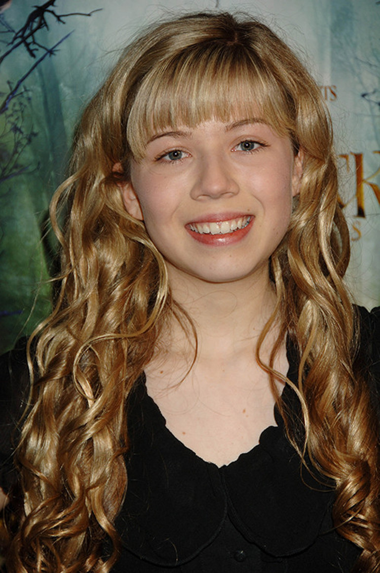 Eski çocuk yıldızdan itiraflar: 18 yaşına kadar beni annem yıkardı... Kalçamı ölçer, göğüslerimi kontrol ederdi