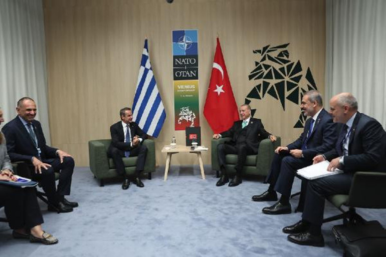 Son dakika... Komşu haftalardır bekliyordu: Erdoğan Miçotakis ile bir araya geldi