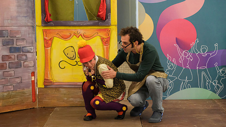 Annelerin saçı süpürge değildir