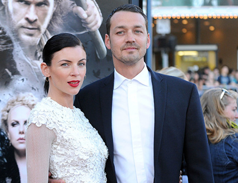 Dünyanın gözü önünde aldatılmış, ihanet yuvasını yıkmıştı: Mutluluğu kendinden yaşlı kocasında buldu