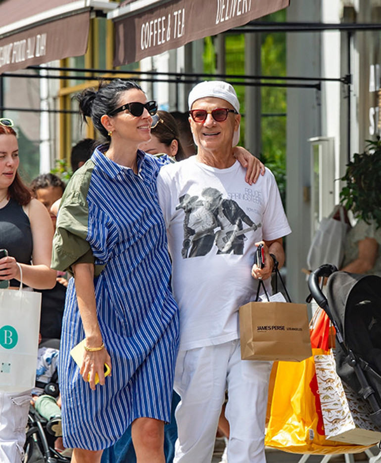 Dünyanın gözü önünde aldatılmış, ihanet yuvasını yıkmıştı: Mutluluğu kendinden yaşlı kocasında buldu