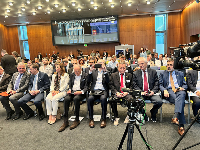 Alman iş insanlarına çağrı: Tedariklerinizi deprem bölgesinden sağlayın’