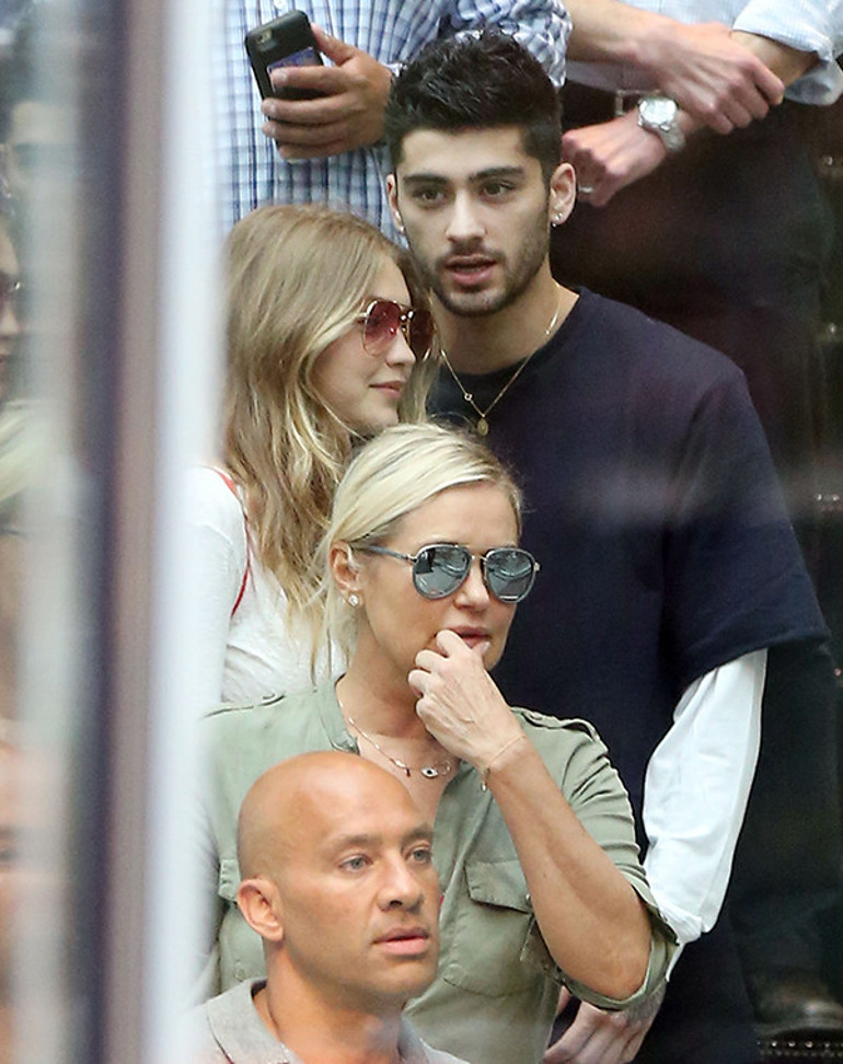 Sevgilisinin annesine saldırıp ağza alınmayacak küfürler etmişti Ünlü şarkıcı olayla ilgili ilk kez konuştu: Aile içinde olan aile içinde kalmalı