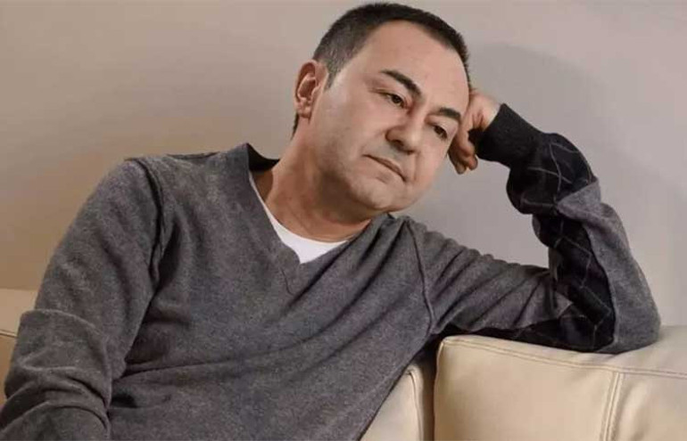 Yorulmuş bir erkek tarafı var gibi