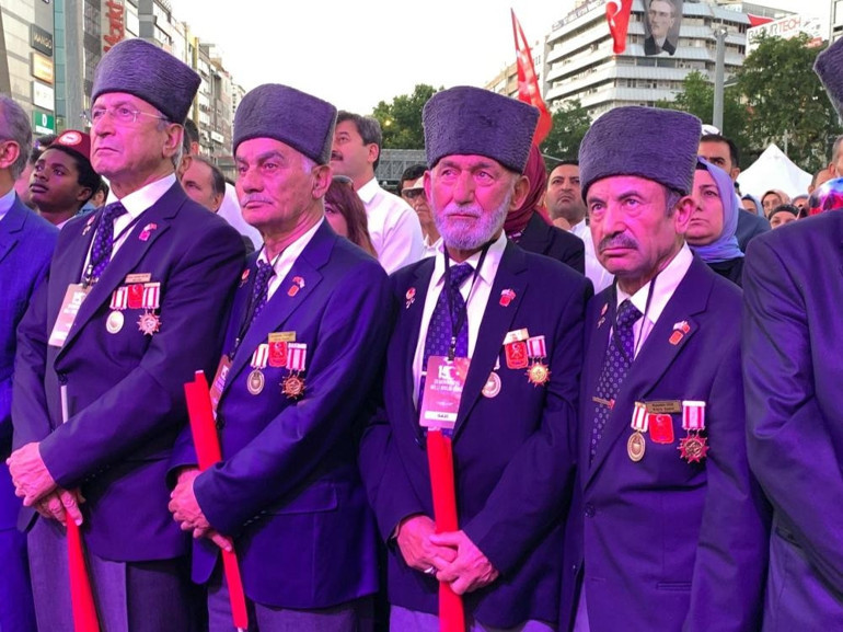 15 Temmuz şehitleri yurt genelinde anıldı