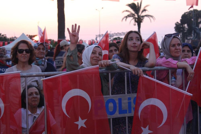 15 Temmuz şehitleri yurt genelinde anıldı
