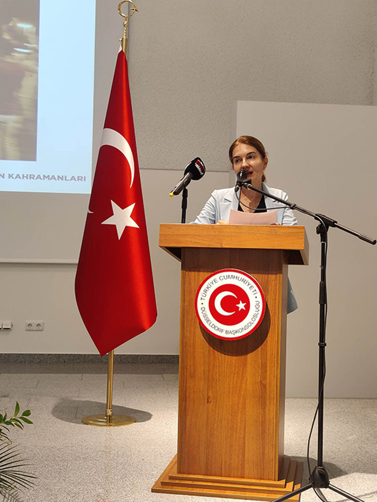 15 Temmuz şehitleri yurt dışında da anıldı: ‘Kahraman güçlerimiz destan yazdı’