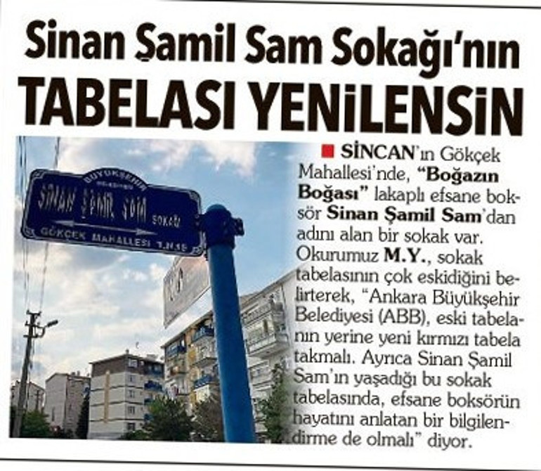 Kaderlerine terk edilmiş  trafik levhaları