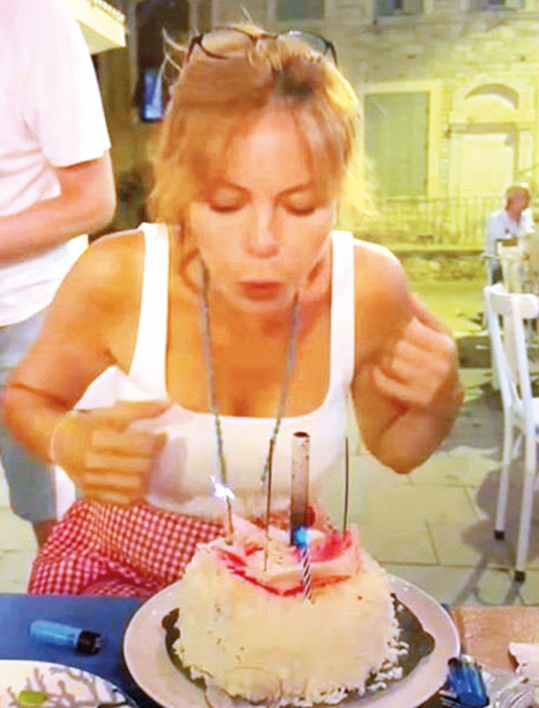 Eski sevgililer poz verdi