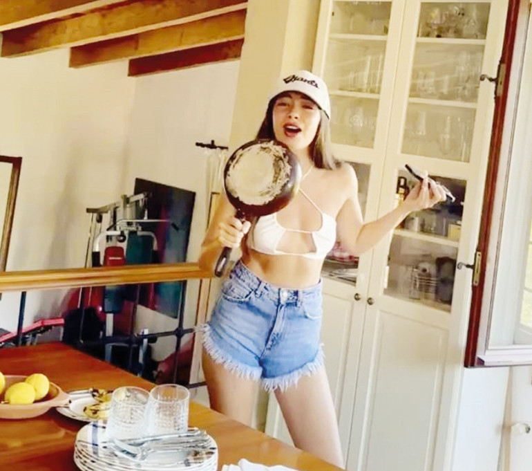 Eski sevgililer poz verdi