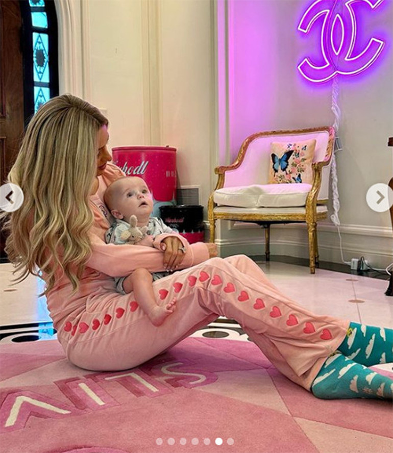 Paris Hilton gizemli bebeğinin böyle büyüttü Ablası daha doğduğu gün terk edilmişti