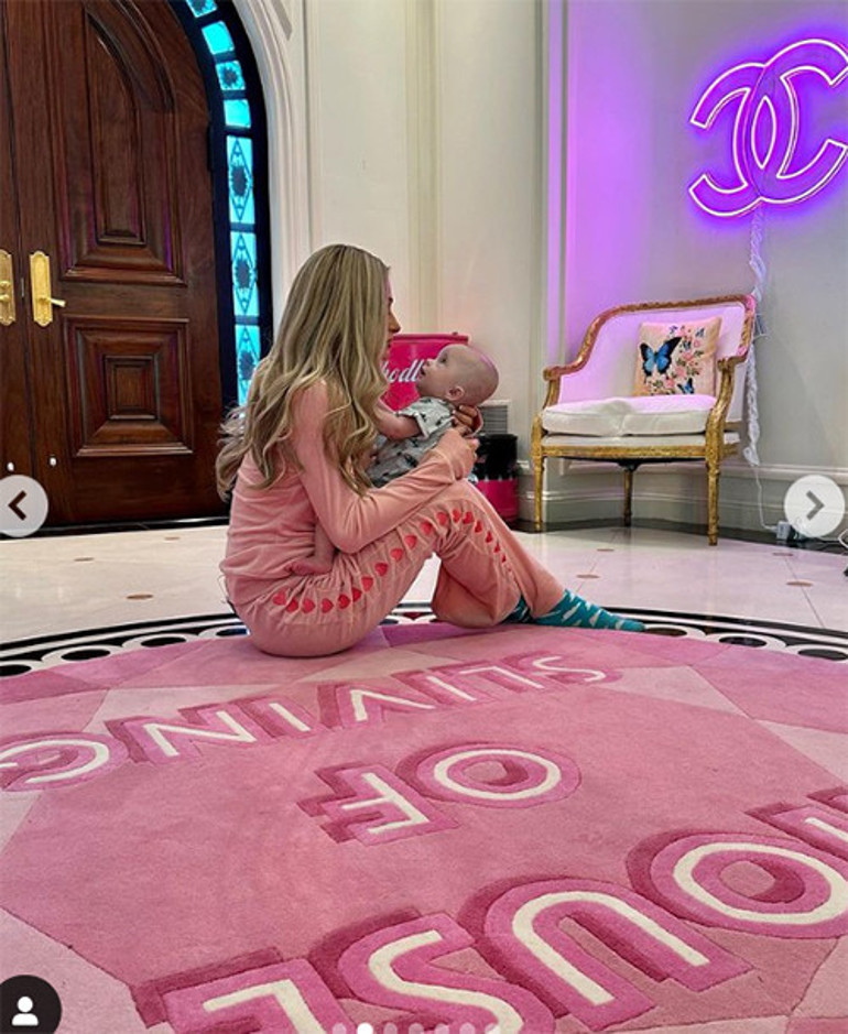 Paris Hilton gizemli bebeğinin böyle büyüttü Ablası daha doğduğu gün terk edilmişti