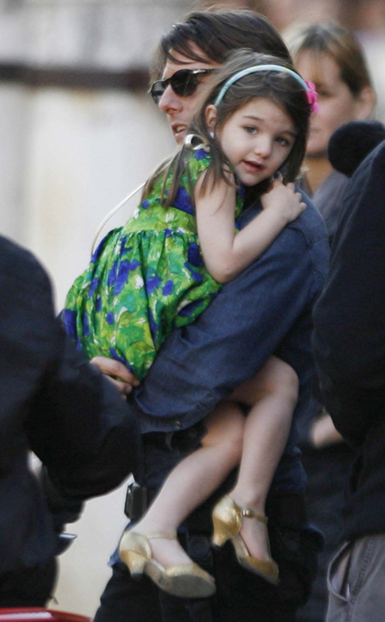 O doğmadan evlerine ultrason cihazı bile alınmıştı: Baba yüzü görmeden büyüdü, makyaj yapacak yaşa geldi