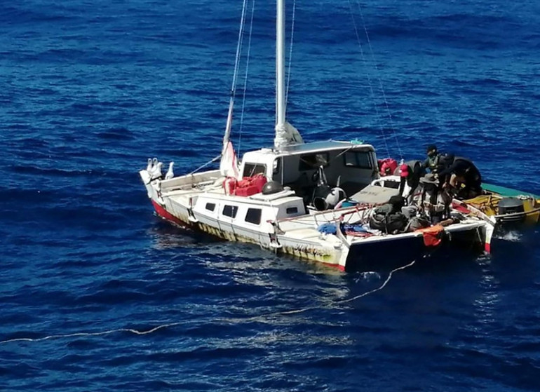 Görüntüler geldi: 2 ay okyanusun ortasında kurtarılmayı bekledi, çiğ balık yiyerek hayatta kaldı  Başarabileceğimi düşünmemiştim