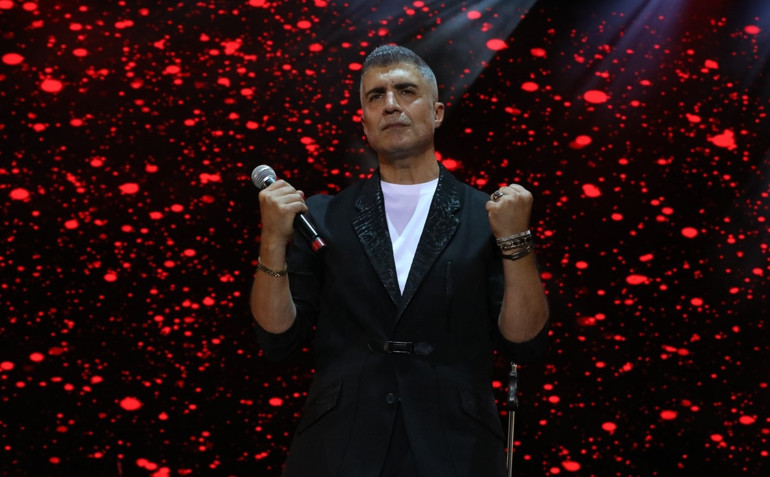 Özcan Denizin en güzel aşk şakıları Boğazda yankılandı