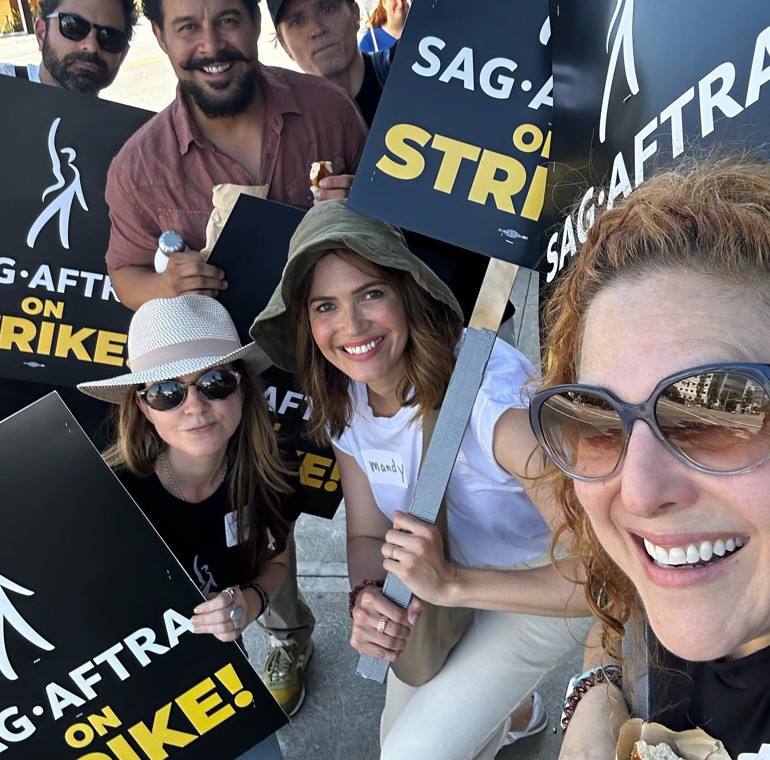 Rol aldığı dizileri milyonlar izledi ama onlar ancak “kuruş” kazanabildi… Ünlü oyuncudan itiraf: Barda çalışmaya mecbur kaldım