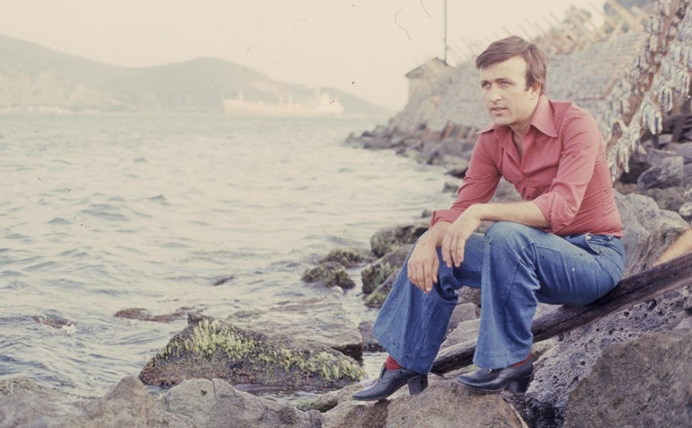 Ünlü sanatçı paylaştı: Giysilerden yılları tahmin etmeye devam...