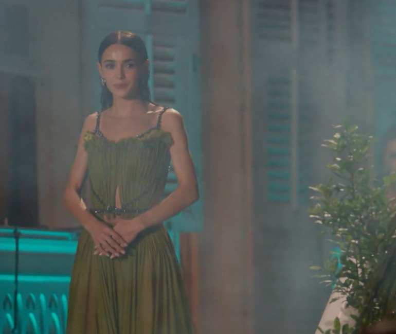 Muhteşem geceye Leyla damgası... Güzelliği ile nefes kesti