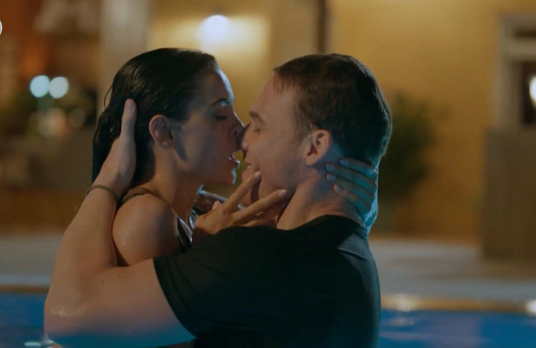 Muhteşem geceye Leyla damgası... Güzelliği ile nefes kesti