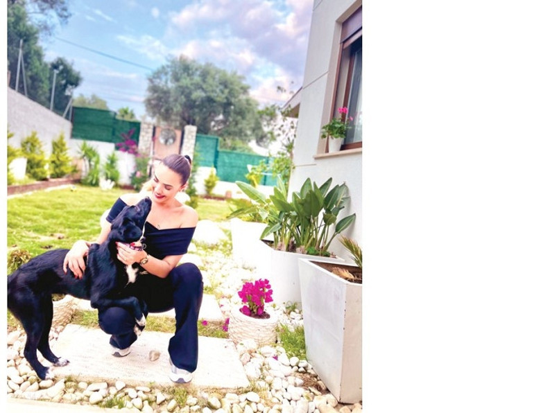 Adnan Kaya ve Mete Tamer Omur ile Şezlong Sohbetleri Büyük şehirler sizlerin olsun, Çeşme bize yeter