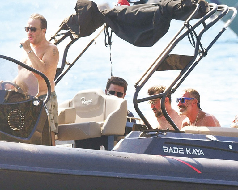 Tatil zamanı... Arkadaşlar buluştu